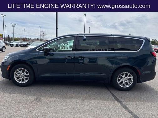Fathom Blue Pearlcoat 2023 Chrysler Pacifica Touring L