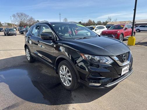 2022 Nissan Rogue Sport SV