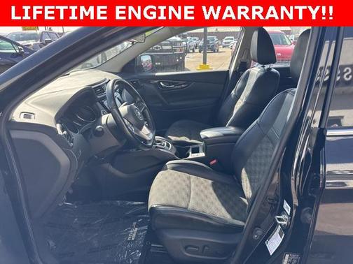 2022 Nissan Rogue Sport SV