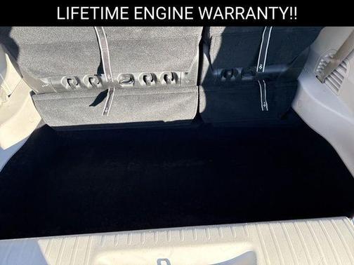 Brilliant Black Crystal Pearlcoat 2023 Chrysler Pacifica Touring L