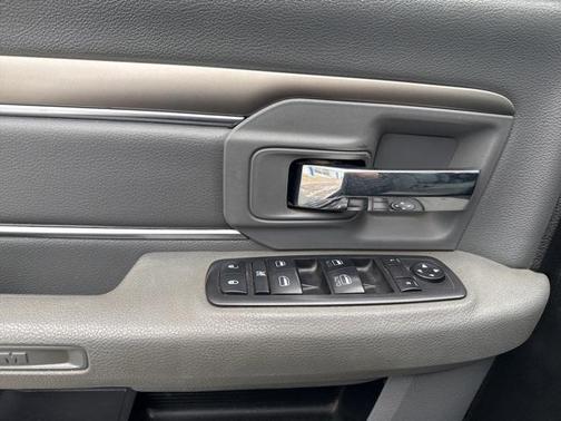 2019 RAM 1500 SLT