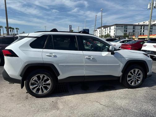 2024 Toyota RAV4 XLE Premium