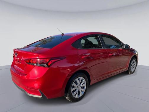2022 Hyundai Accent SE
