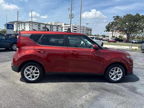 2022 Kia Soul LX