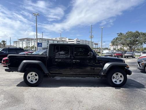 2023 Jeep Gladiator Sport