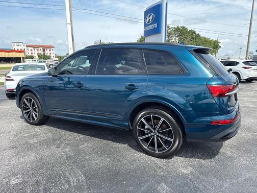 2021 Audi Q7 55 Premium Plus