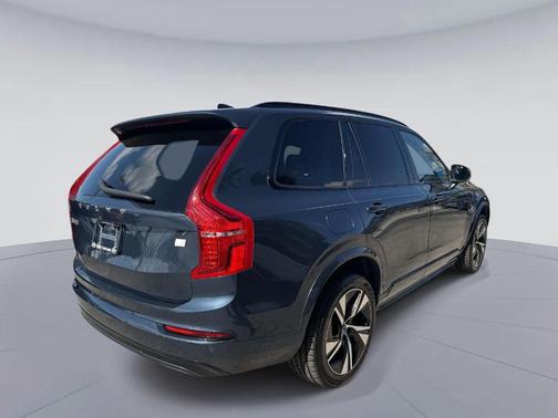 2022 Volvo XC90 Recharge Plug-In Hybrid T8 R-Design 7 Passenger