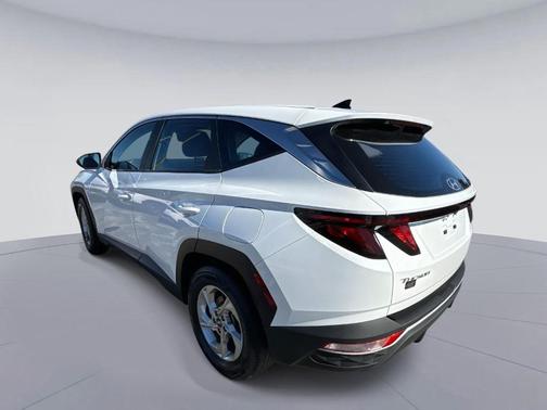 2022 Hyundai TUCSON SE