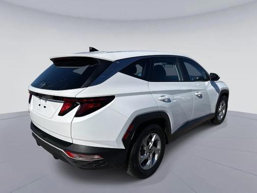 2022 Hyundai TUCSON SE
