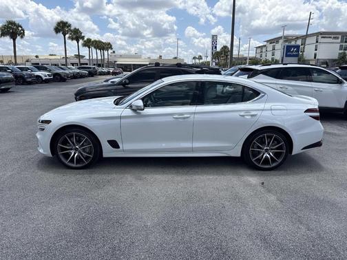 Uyuni White 2026 Genesis G70 2.5T