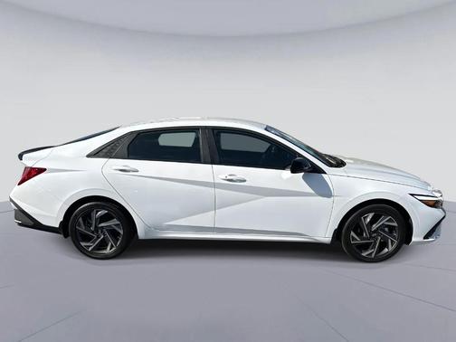 White 2025 Hyundai ELANTRA HEV SEL