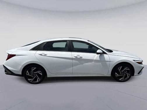 2025 Hyundai ELANTRA HEV Limited