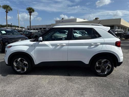 2025 Hyundai VENUE SEL