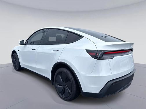 2026 Tesla Model Y 
