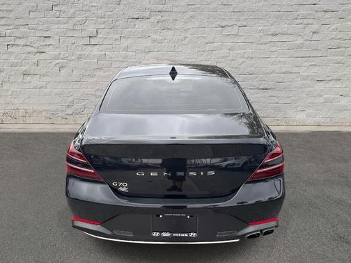 2023 Genesis G70 2.0T