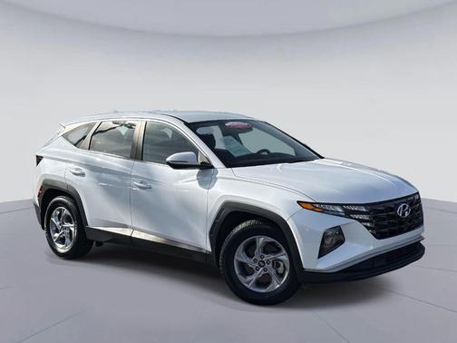 2022 Hyundai TUCSON SE