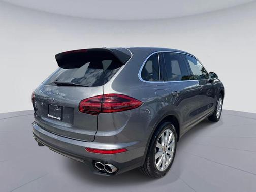 Meteor Gray Metallic 2016 Porsche Cayenne S