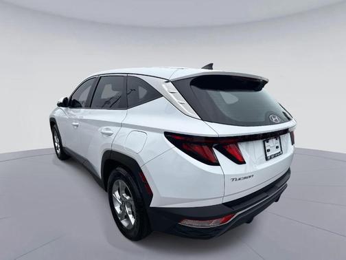 2022 Hyundai TUCSON SE