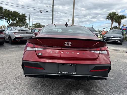 2025 Hyundai ELANTRA SEL Sport
