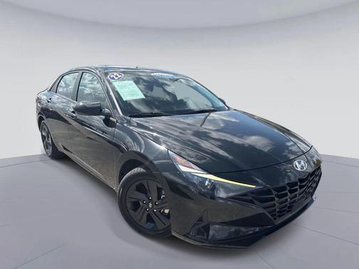 2022 Hyundai ELANTRA SEL