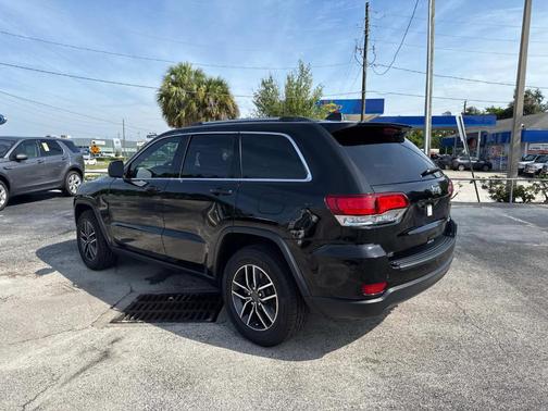 2020 Jeep Grand Cherokee Laredo E