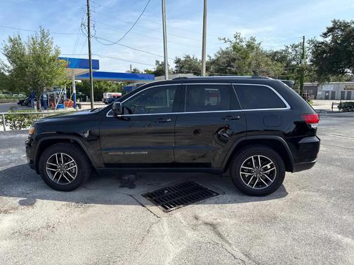 2020 Jeep Grand Cherokee Laredo E