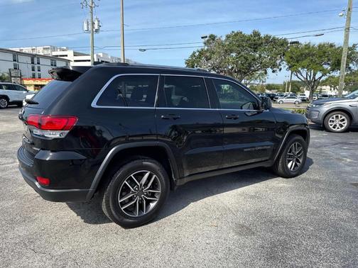 2020 Jeep Grand Cherokee Laredo E