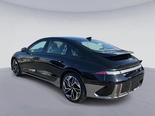 2025 Hyundai IONIQ 6 Limited