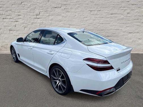 Uyuni White 2026 Genesis G70 2.5T