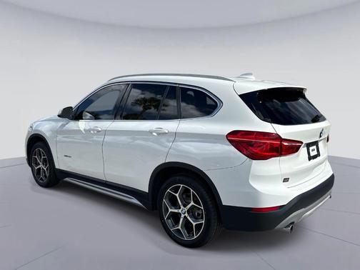 Alpine White 2018 BMW X1 sDrive28i