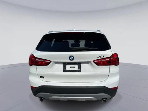 Alpine White 2018 BMW X1 sDrive28i