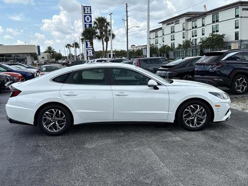 2022 Hyundai SONATA SEL