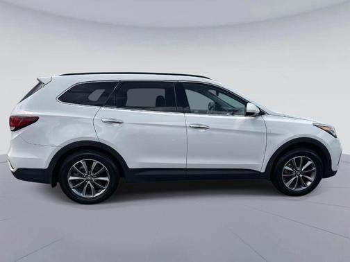 2018 Hyundai SANTA FE SE