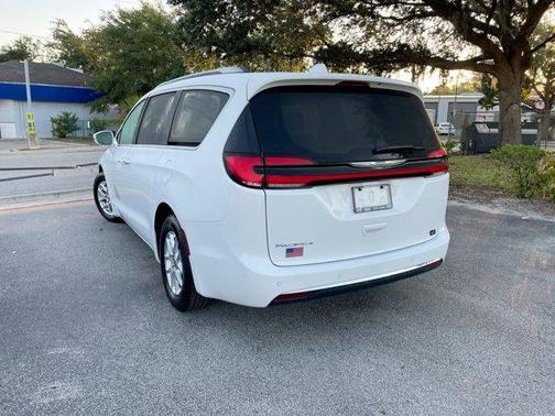 2021 Chrysler Pacifica Touring-L