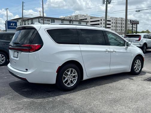 2021 Chrysler Pacifica Touring-L