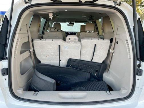 2021 Chrysler Pacifica Touring-L