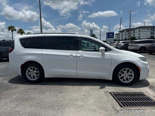 2021 Chrysler Pacifica Touring-L