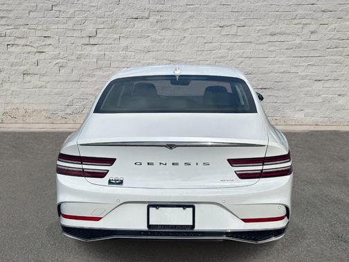Uyuni White 2025 Genesis G80 2.5T