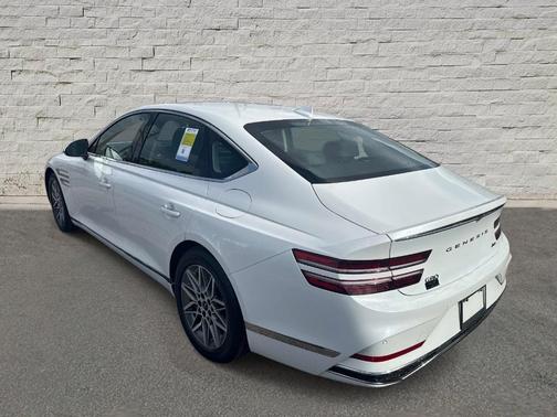 Uyuni White 2025 Genesis G80 2.5T