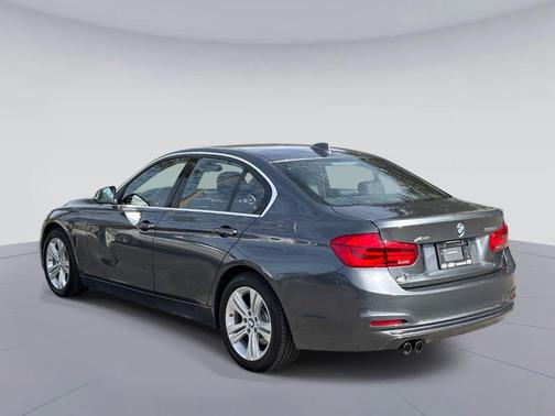 2018 BMW 330 i xDrive