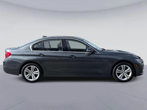 2018 BMW 330 i xDrive