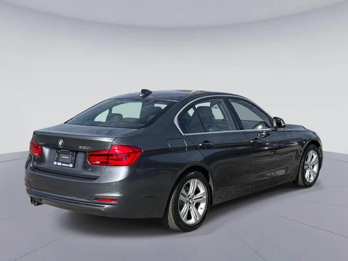 2018 BMW 330 i xDrive