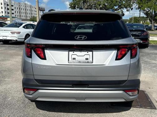 2025 Hyundai TUCSON SEL