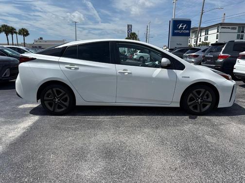 2019 Toyota Prius XLE