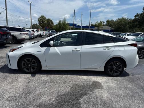 2019 Toyota Prius XLE