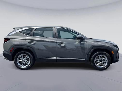 Hampton Gray 2026 Hyundai TUCSON SE