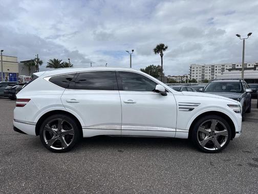 Uyuni White 2023 Genesis GV80