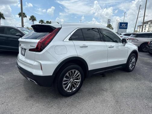 2024 Cadillac XT4 Premium Luxury
