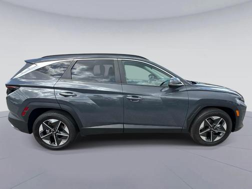 Gray 2025 Hyundai TUCSON SEL Convenience
