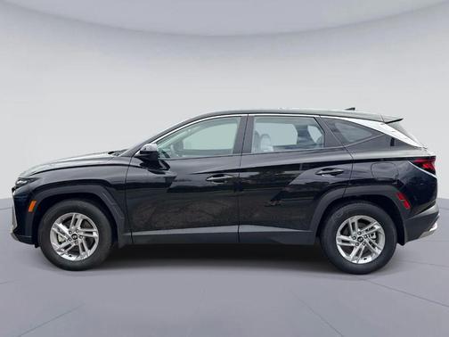 Phantom Black 2026 Hyundai TUCSON SE